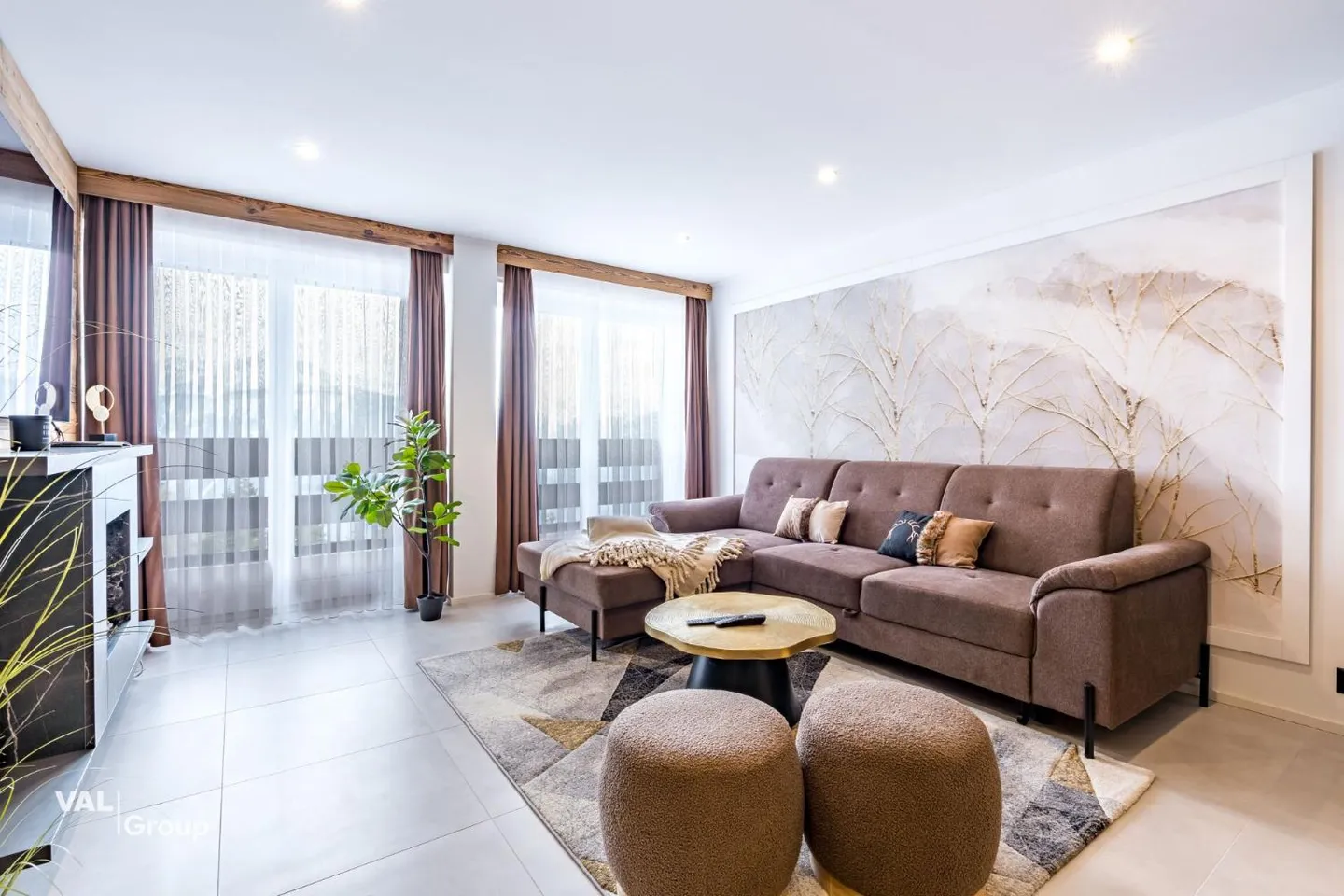 Modern Apartment with Alpine Ambiance - Photo 4 of 13