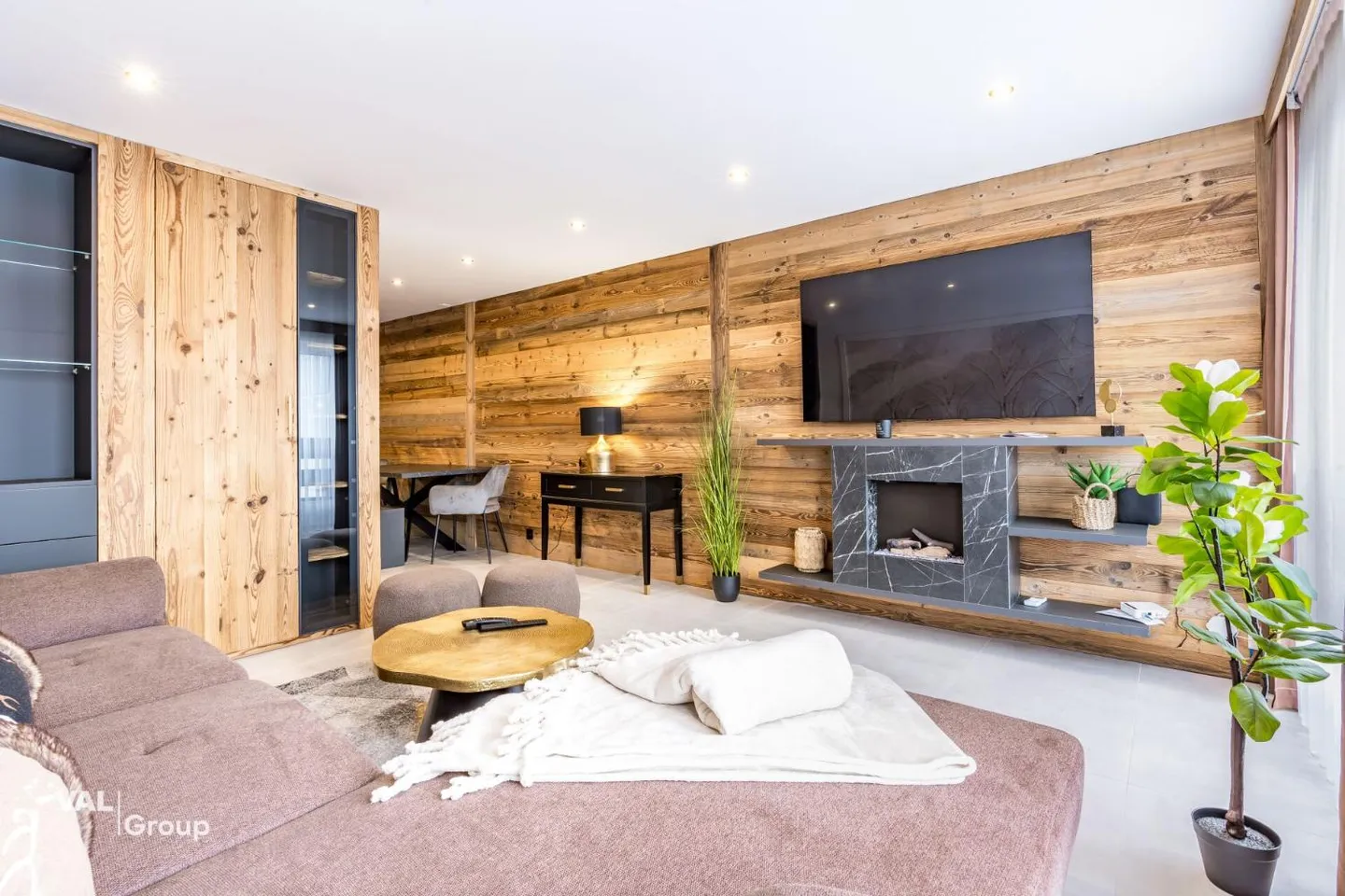 Modern Apartment with Alpine Ambiance - Photo 1 of 13
