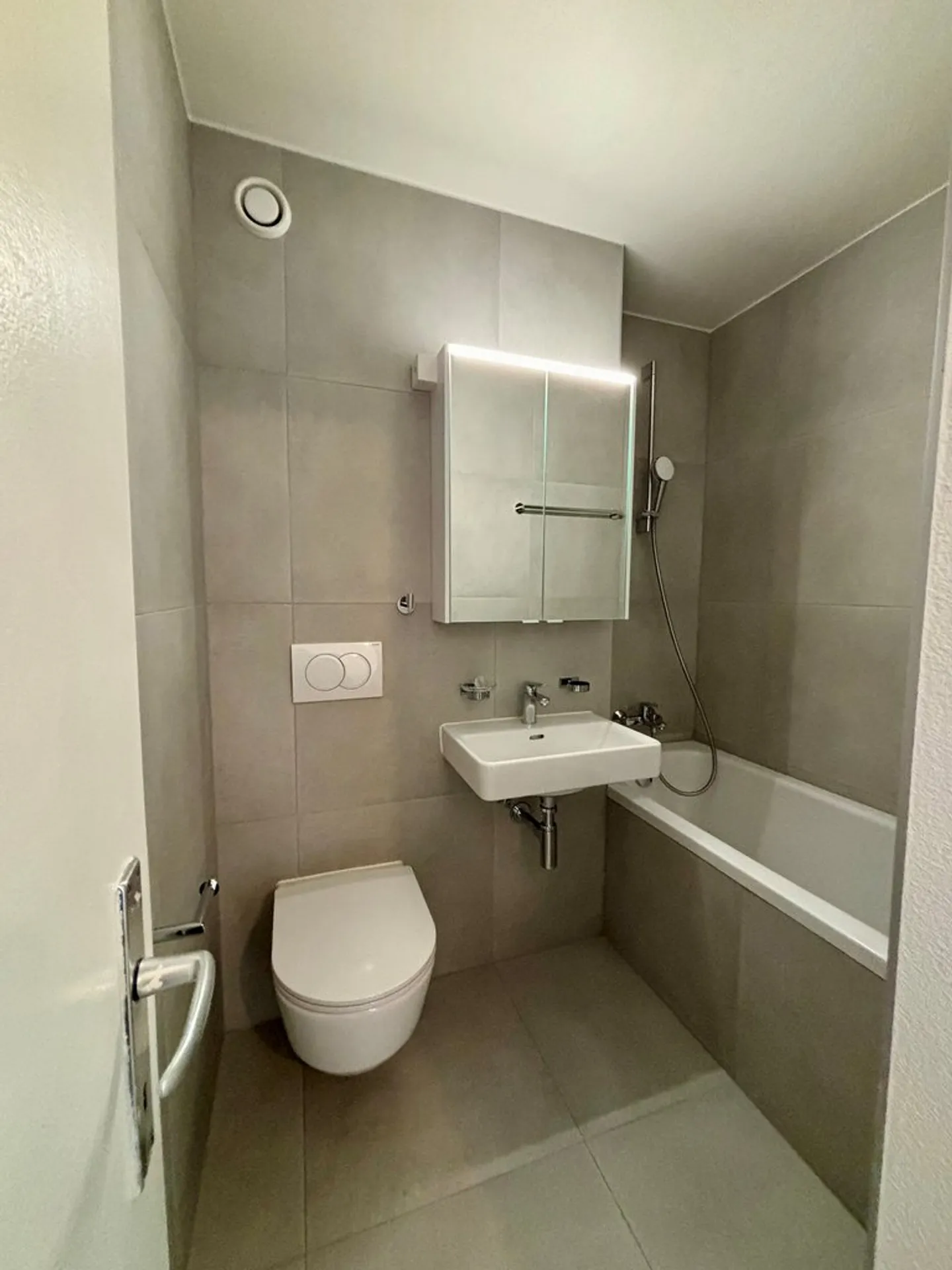 Ampio appartamento 3.5 locali - Foto 7 di 8