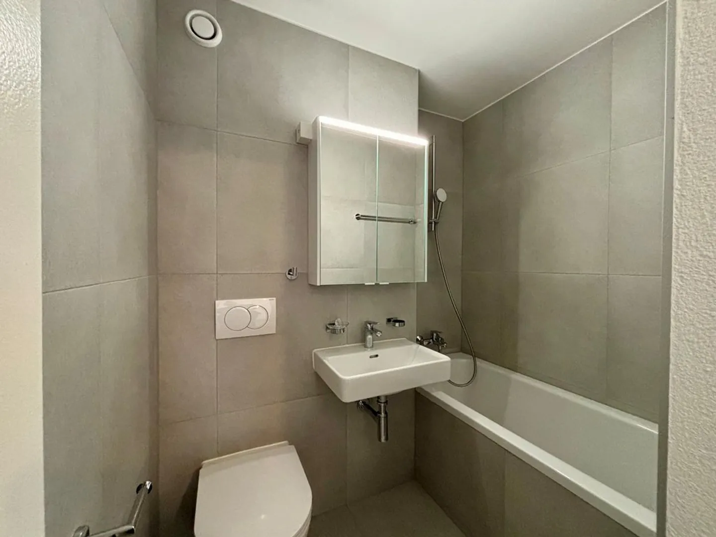 Ampio appartamento 3.5 locali - Foto 8 di 8