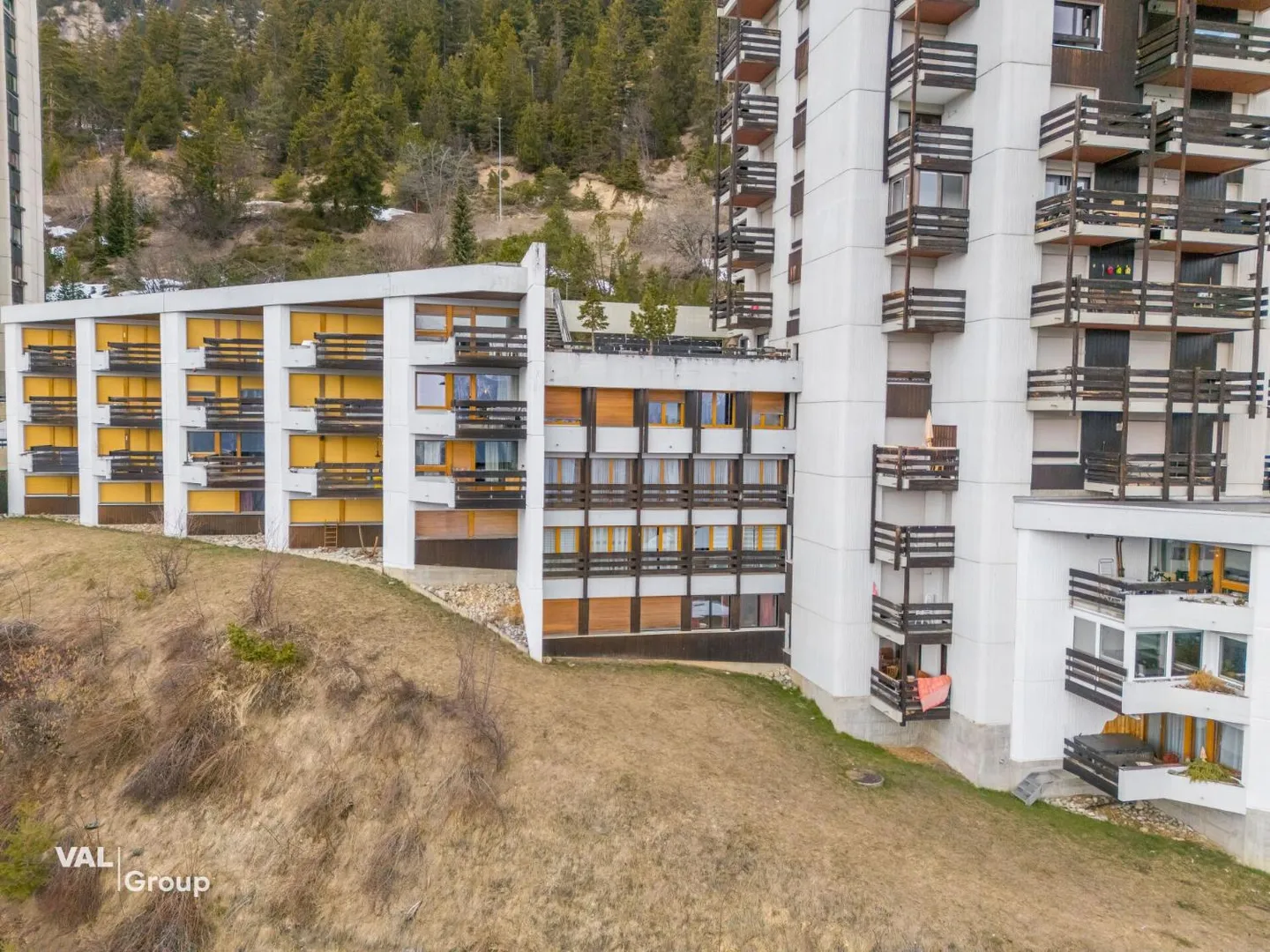 Modern Apartment with Alpine Ambiance - Photo 13 of 13