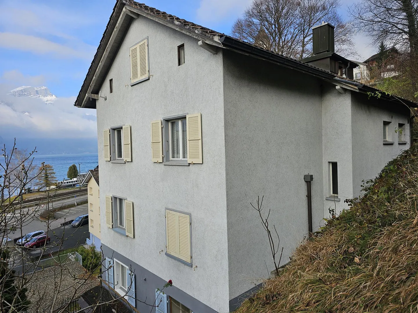 Central Three-Family House with Unobstructed Lake View - Photo 4 of 11