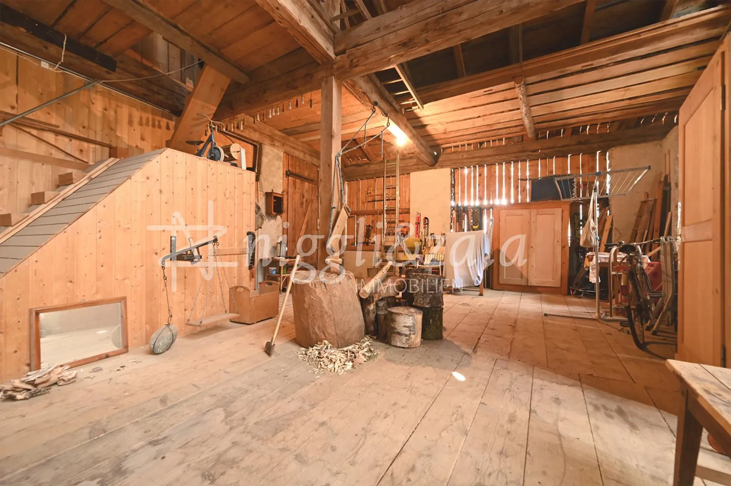 Charming House Section with Hay Shed and Development Potential - Photo 5 of 6