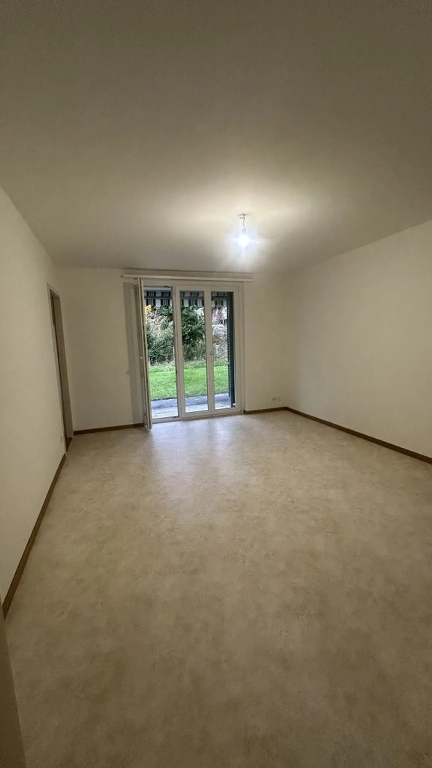 Votre nouvel appartement avec plan de sièges de jardin ? Contrat de location limité - Photo 7 sur 10