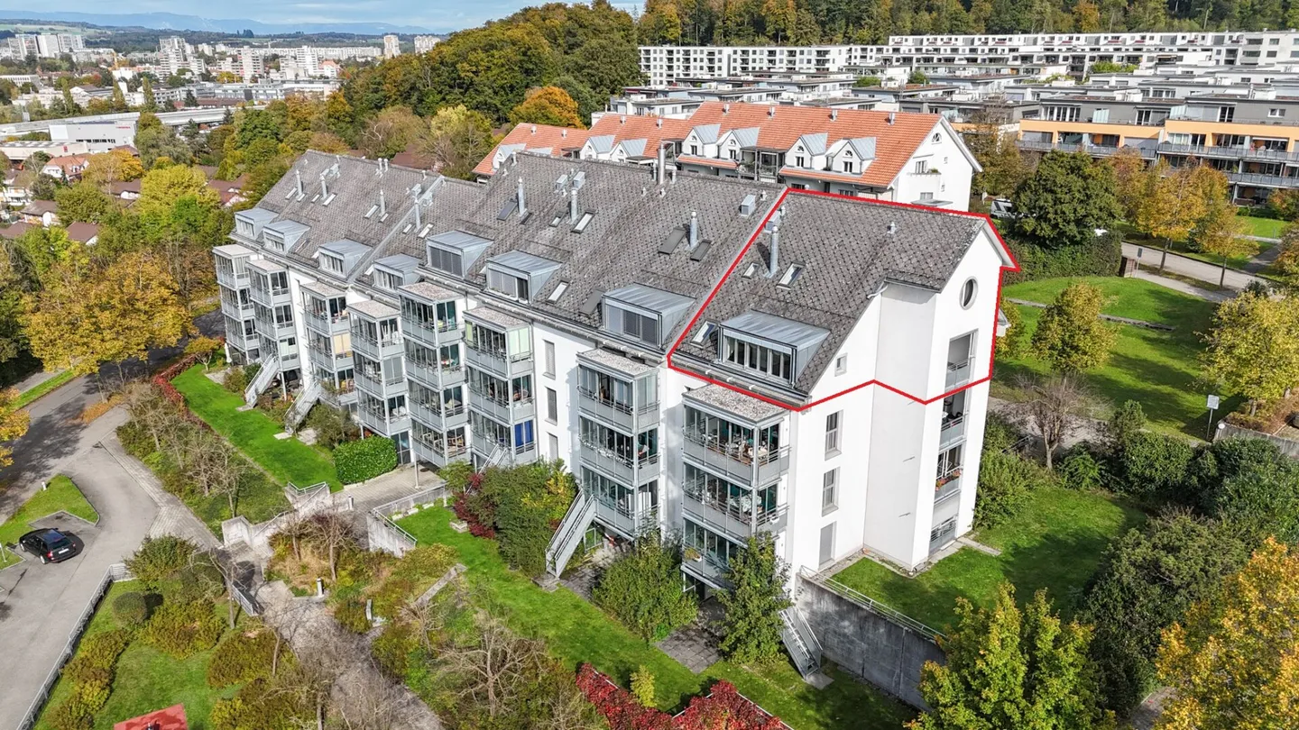 Centrale e tranquilla: Luminoso appartamento duplex di 3,5 locali con giardino d'inverno e balcone - Foto 18 di 21