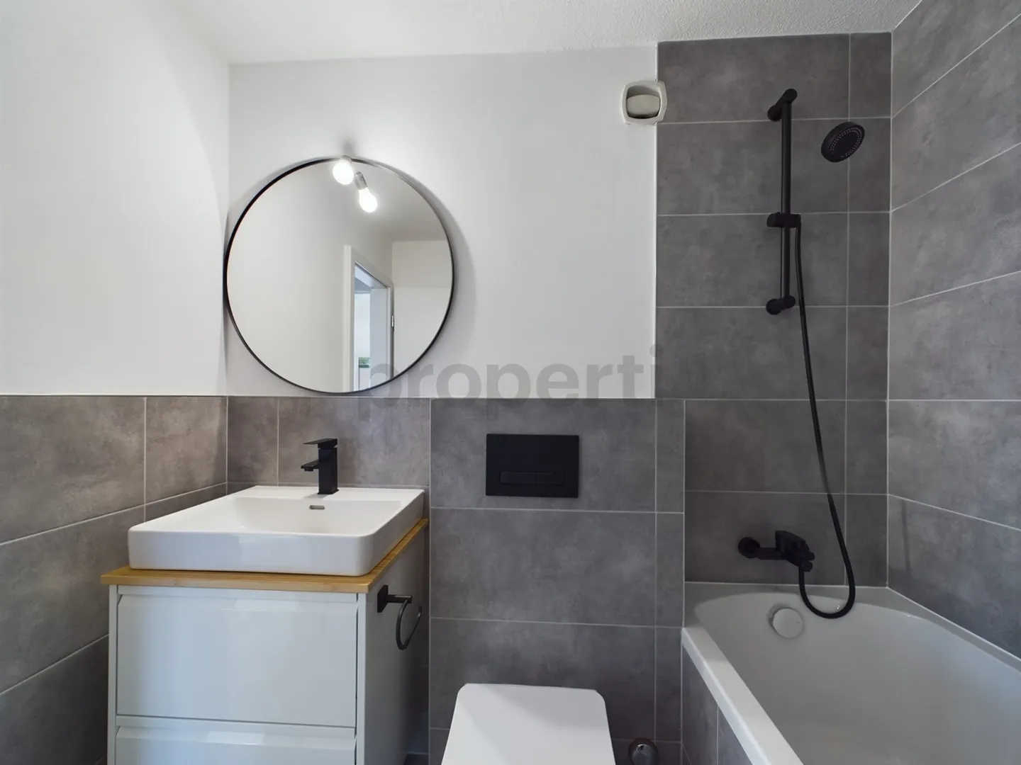 High up! Modern and nearly new 3.5 room apartment in Kreuzlingen - Photo 8 of 11