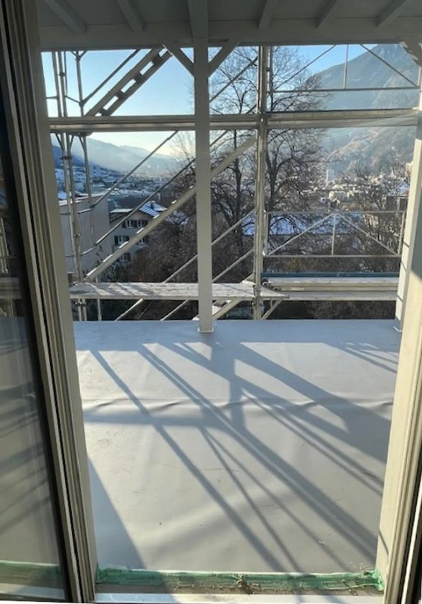 4 Room Art Nouveau apartment with fantastic views over the city - Photo 9 of 10