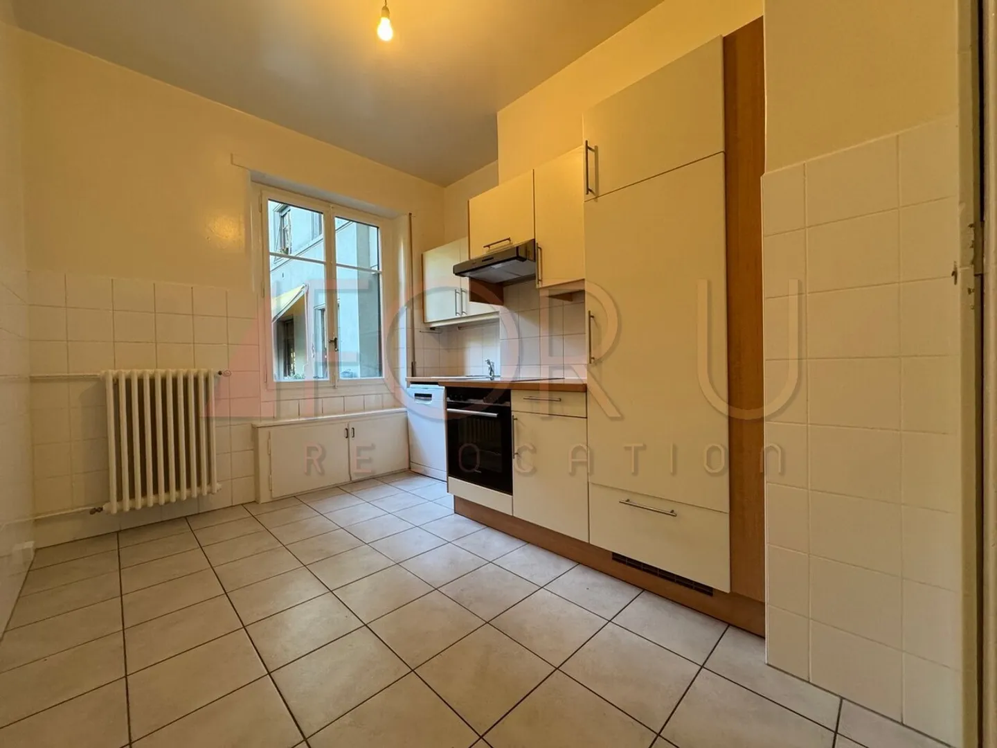 Very nice 3.5 room apartment with 2 balconies and quiet in Malagnou - Photo 3 of 12