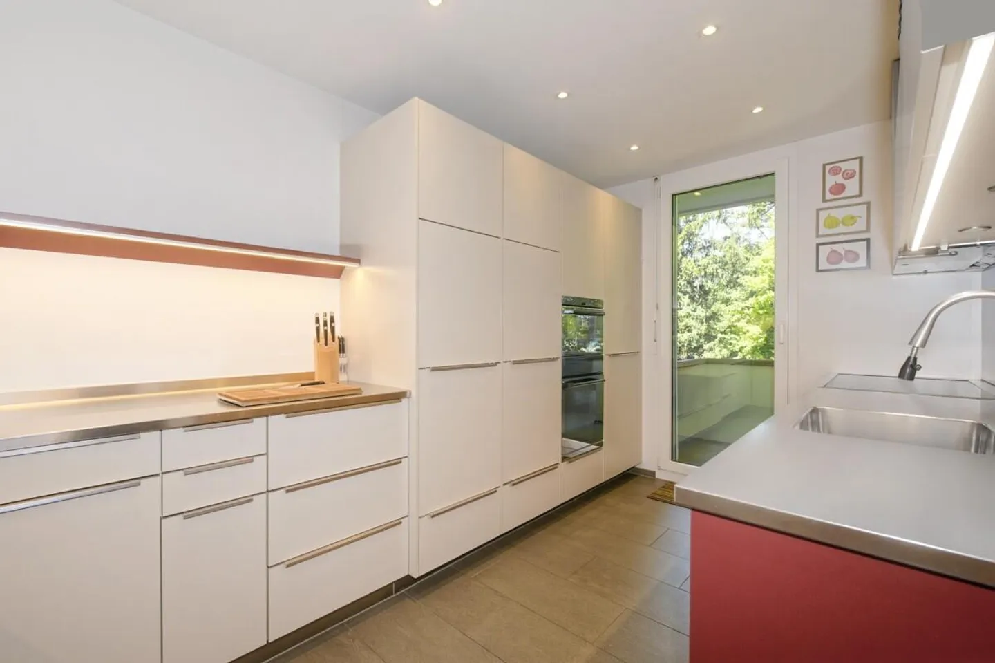 Küsnacht : appartement en copropriété bien entretenu avec de grands espaces extérieurs - Photo 3 sur 6