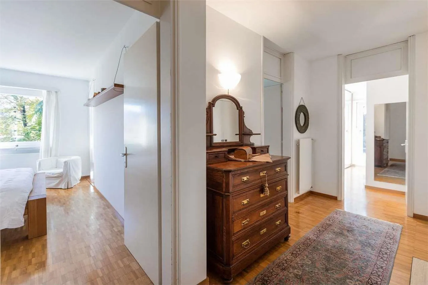 Apartment with 5.5 rooms and private garden - Photo 12 of 13