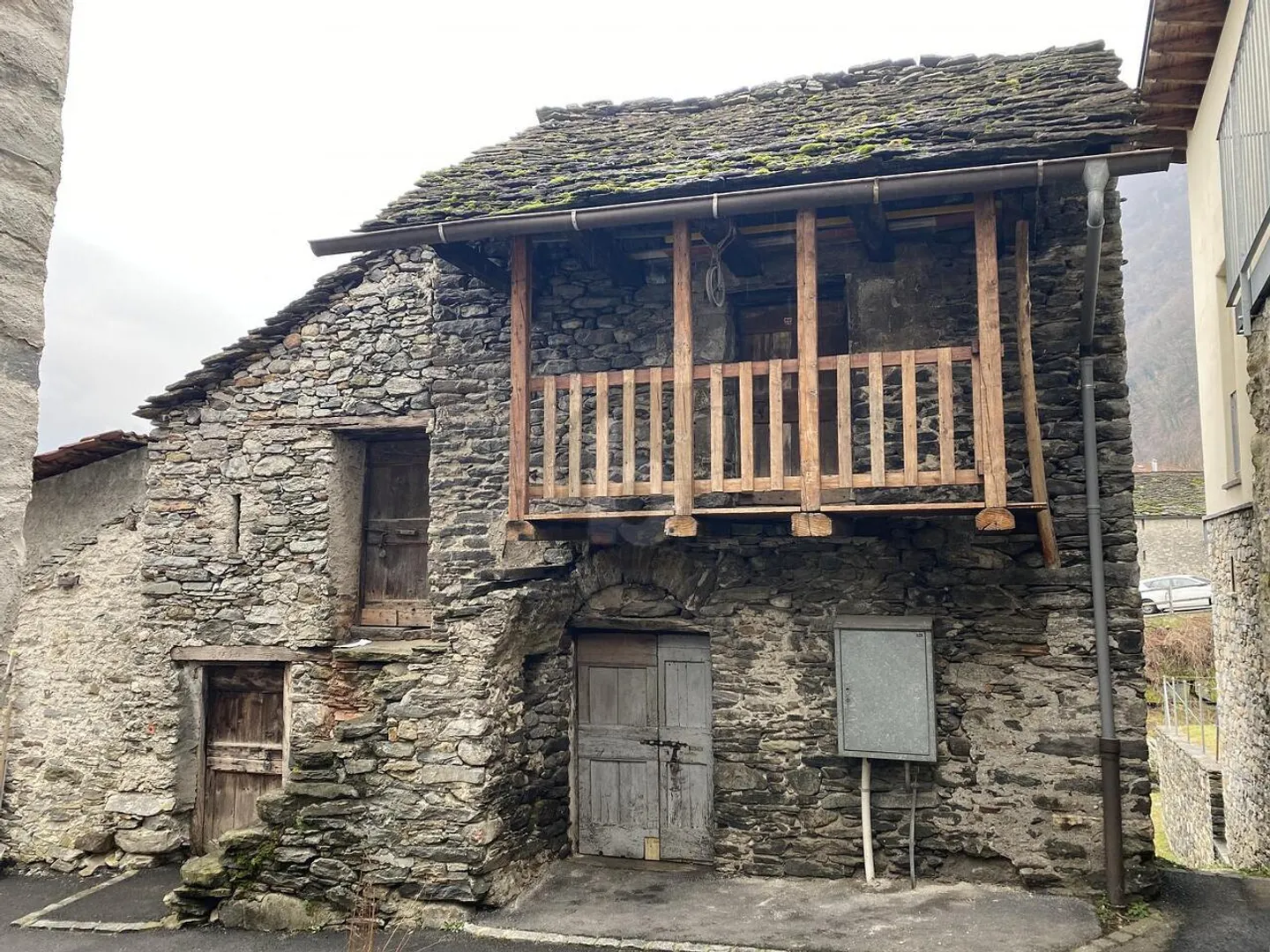 DANS UN EMPLACEMENT TRANQUILLE ET ENSOLEILLÉ, AVEC PROJET. - Photo 2 sur 4