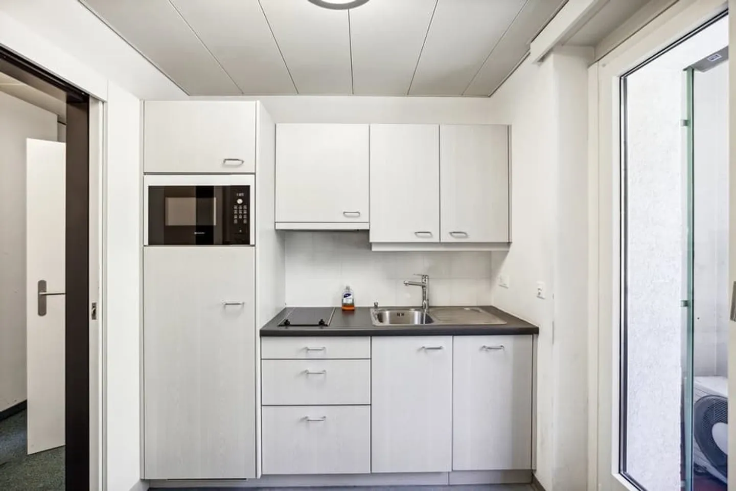 Beautiful furnished apartment in residential building - Photo 10 of 11