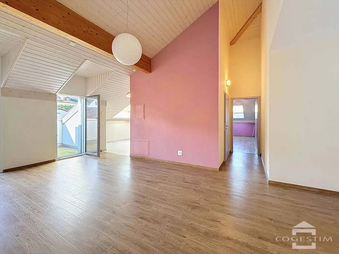 2.5 Room Apartment - Photo 1 of 13