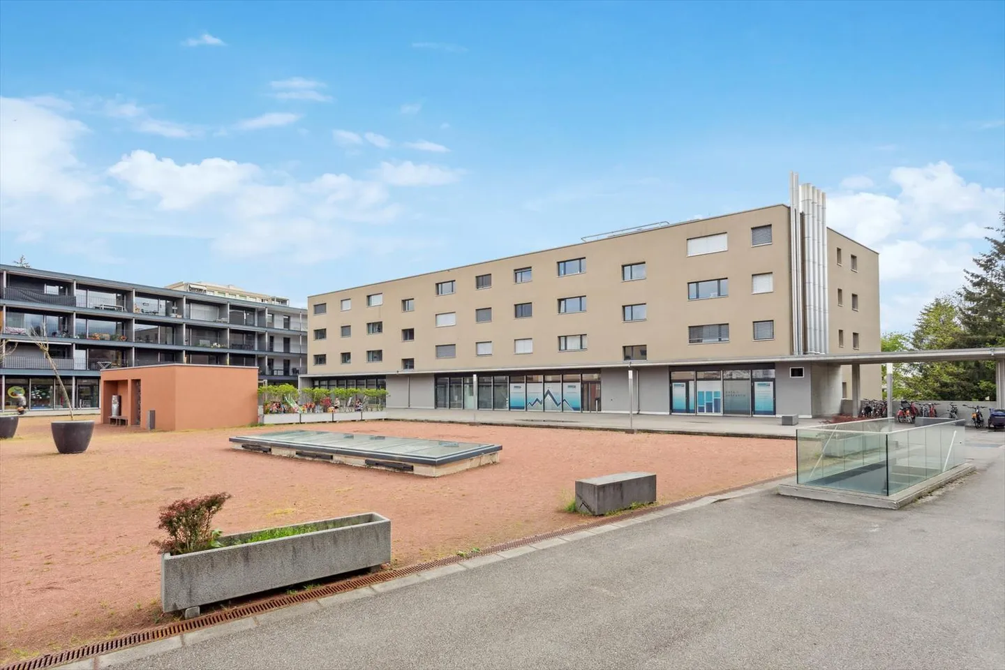 3,5 Zimmer mit Terrasse und Blick auf einen Park - MIETE MIT KOSTENFREIER KAUTION - Foto 2 von 6