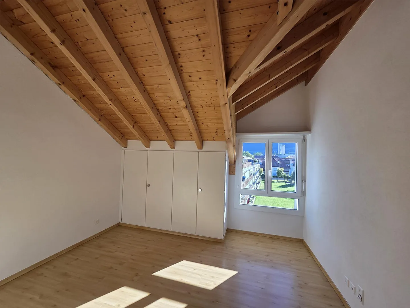 Appartamento mansardato di 2 1/2 stanze - Foto 1 di 10