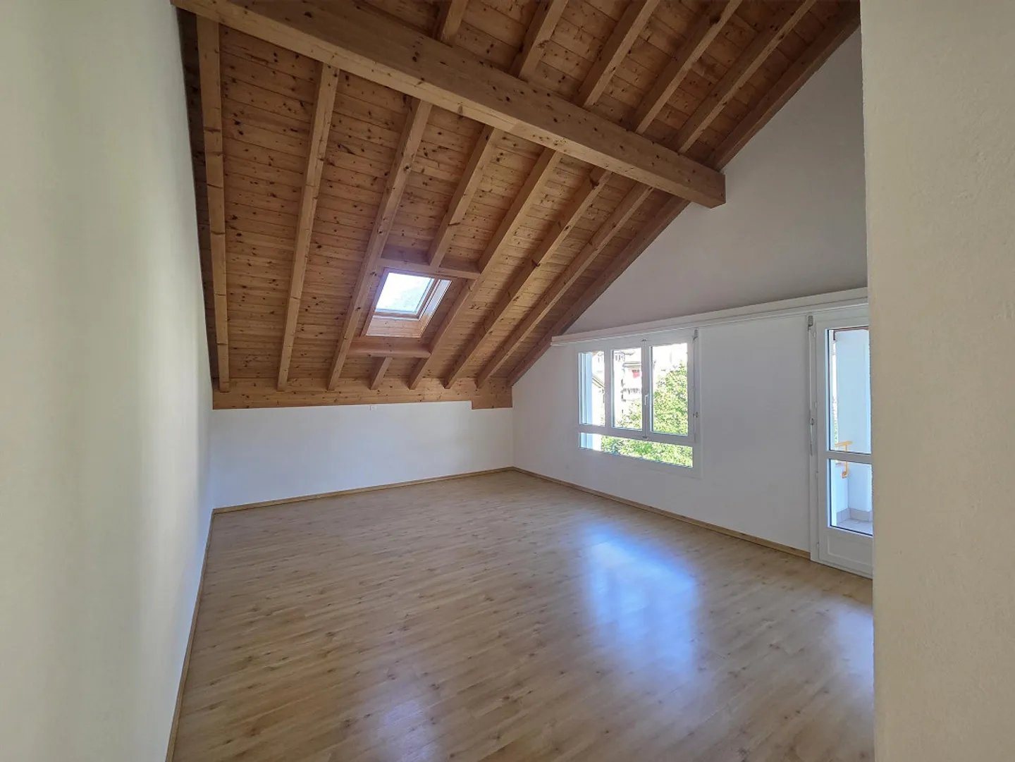 Appartamento mansardato di 2 1/2 stanze - Foto 2 di 10