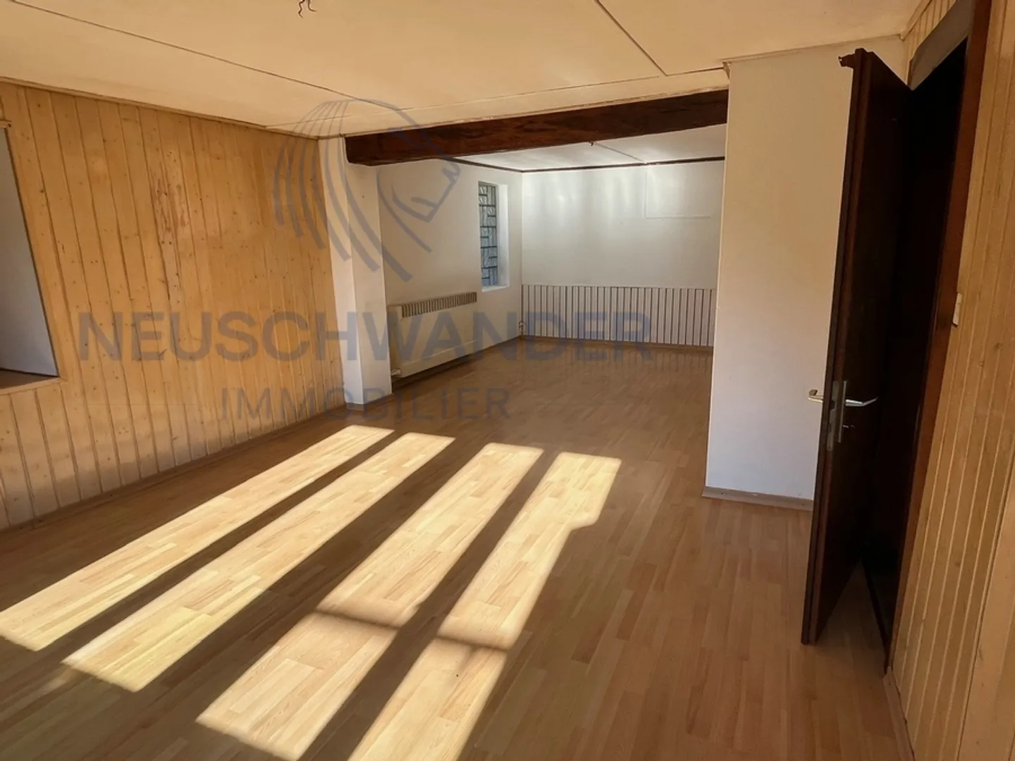 Nel centro del villaggio, piccola casa da ristrutturare. - Foto 5 di 10
