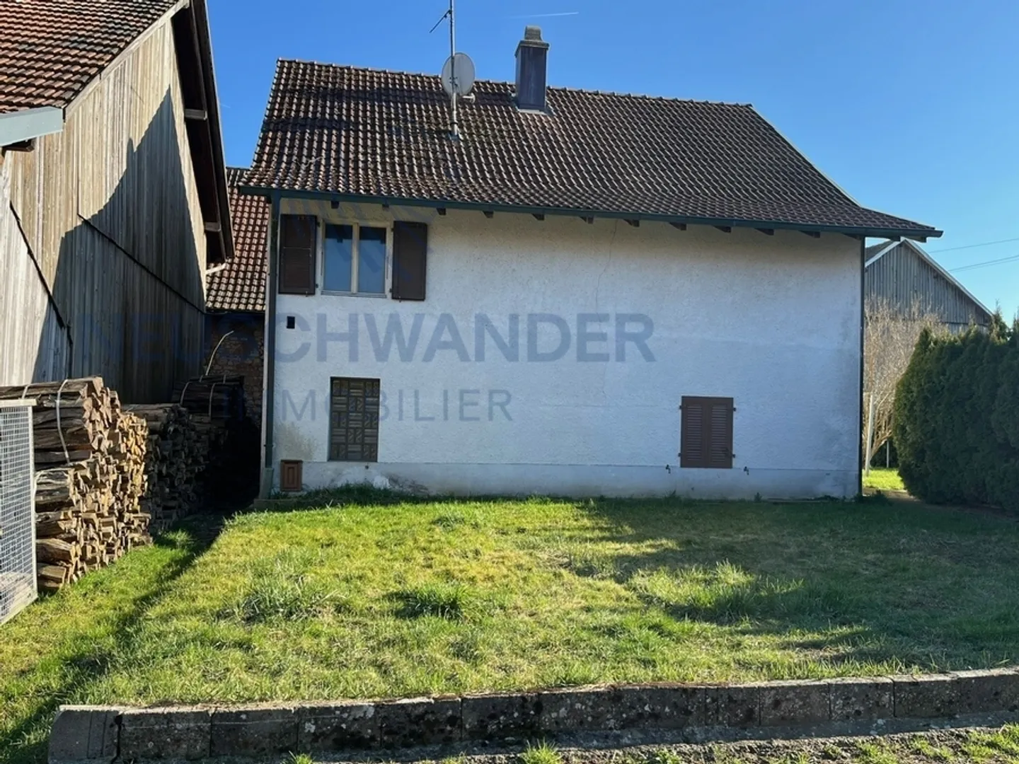 Nel centro del villaggio, piccola casa da ristrutturare. - Foto 10 di 10