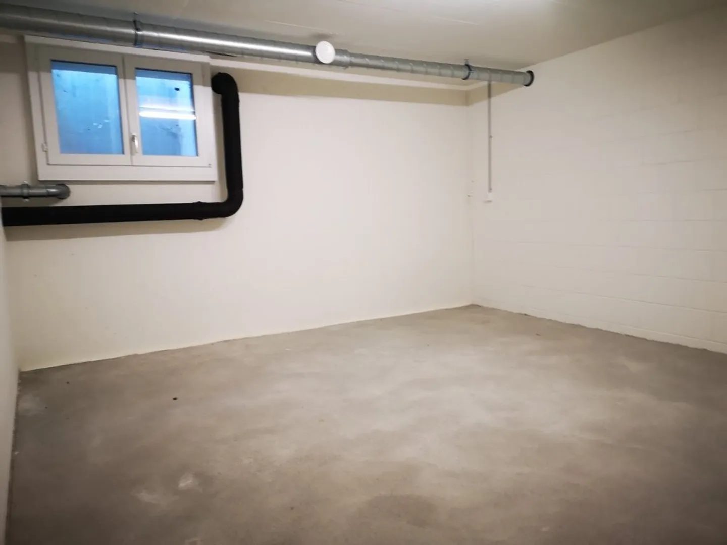 Property for rent - Photo 3 of 4