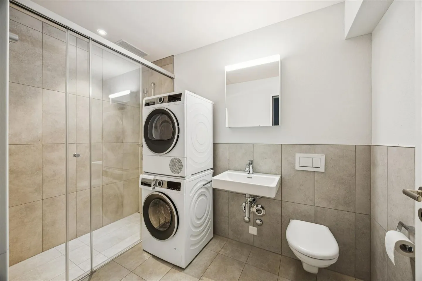 Lumière, Espace et Design - Appartement en Loft de 3,5 pièces dans un Nouveau Bâtiment - Photo 5 sur 10