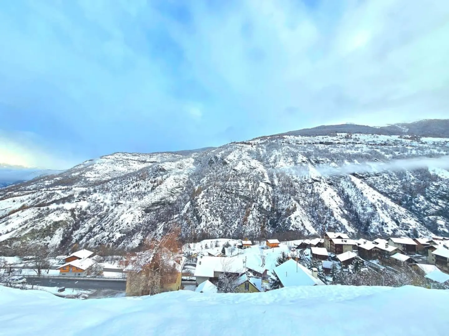 Ausstattetes Grundstück von 1047 m2 mit Blick auf die Berge und das Tal im Val d' - Foto 1 von 11