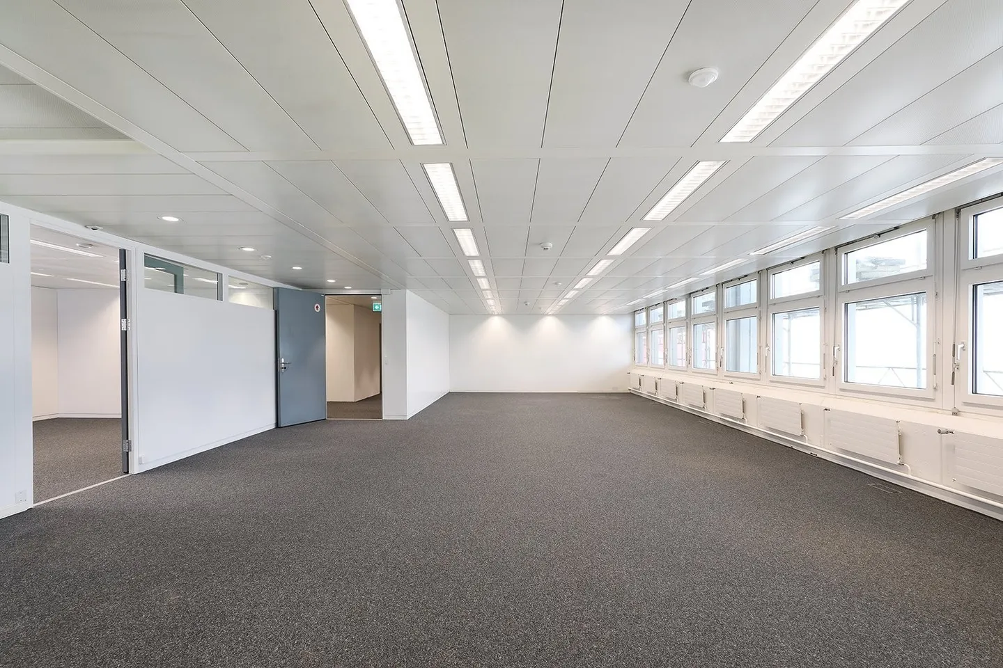 Your new business location with optimal transport connections and a wide view - Photo 2 of 11