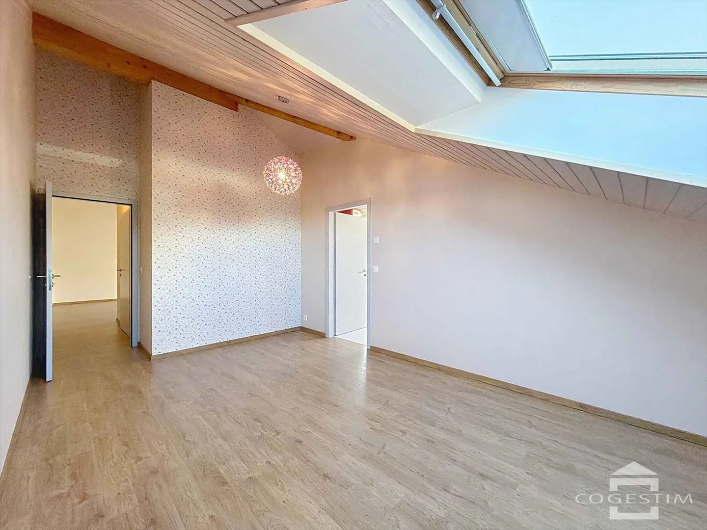 2.5 Room Apartment - Photo 7 of 13