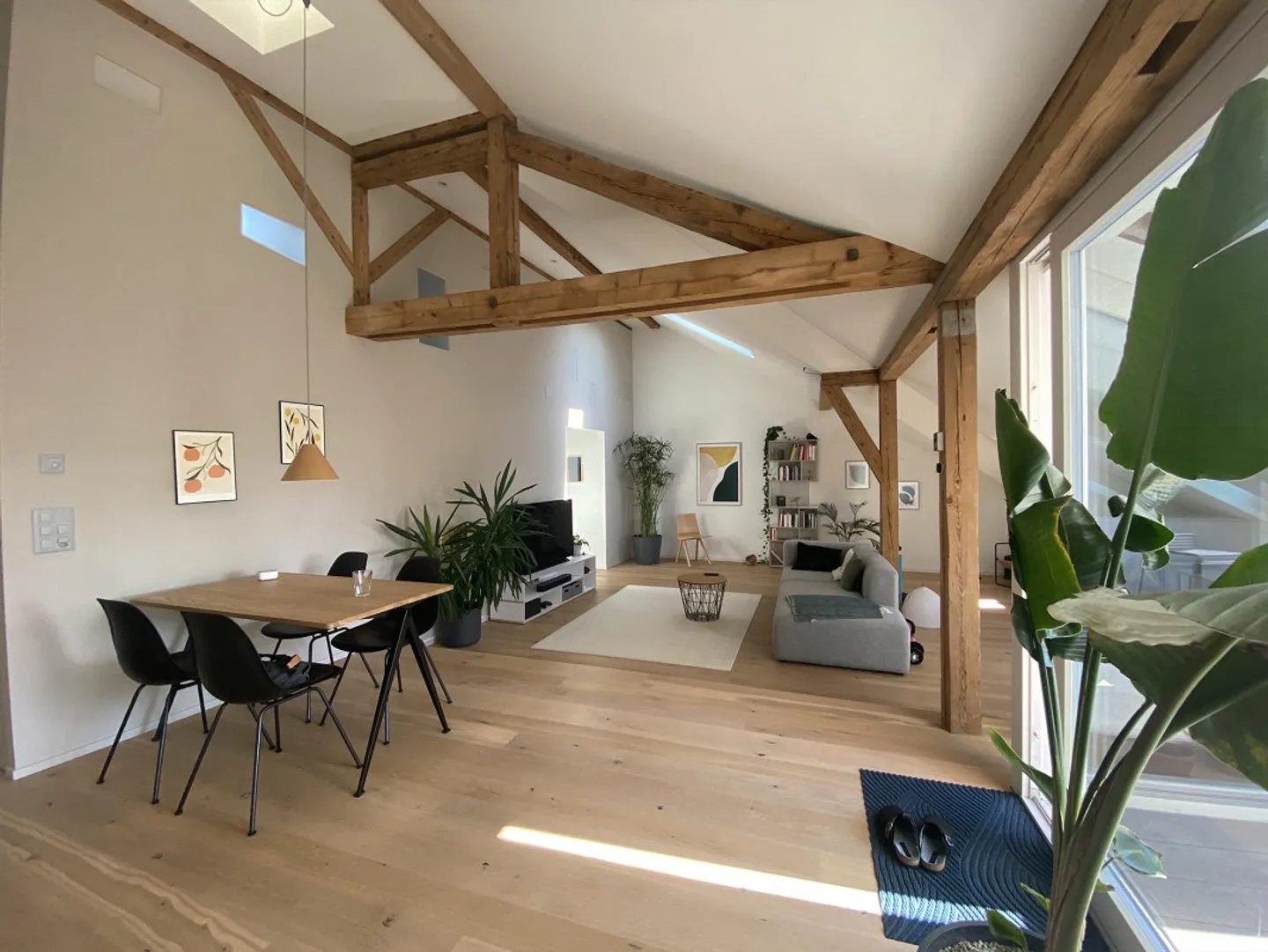 Charmante Dachwohnung mit Altbau-Charme im Herzen von Bern - Foto 3 di 9