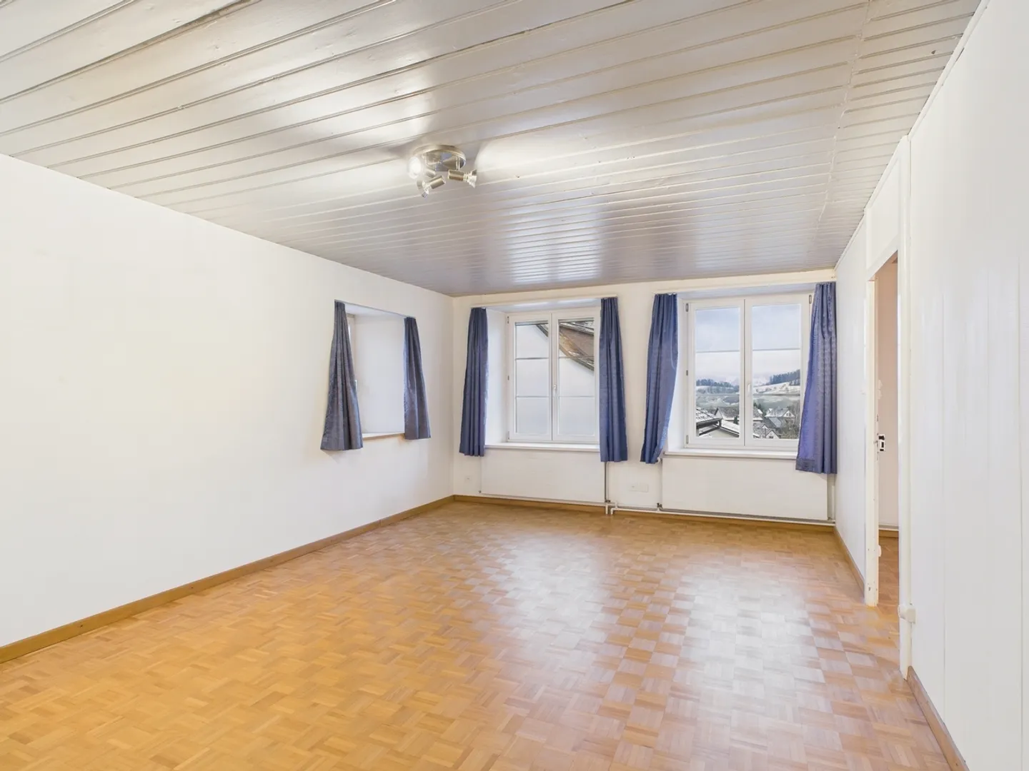 Verzauberndes und liebevoll gepflegtes Einfamilienhaus für Famiien auf 4 grosszügigen Etagen - Photo 10 sur 13