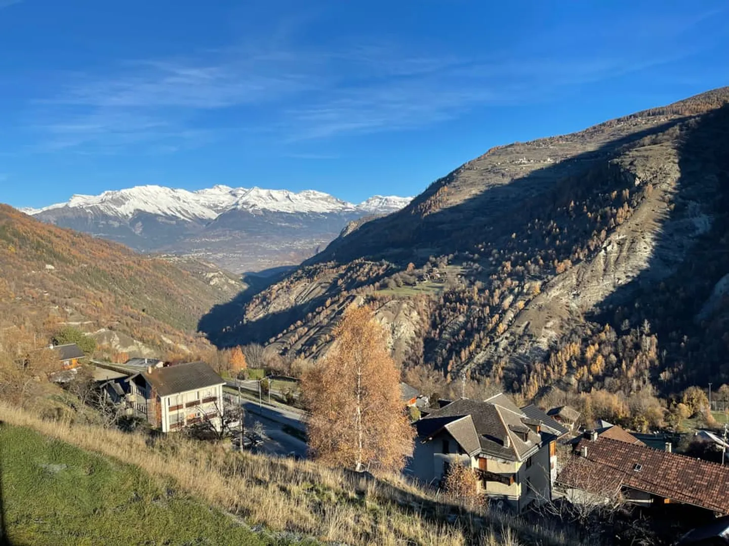 Ausstattetes Grundstück von 1047 m2 mit Blick auf die Berge und das Tal im Val d' - Foto 6 von 11
