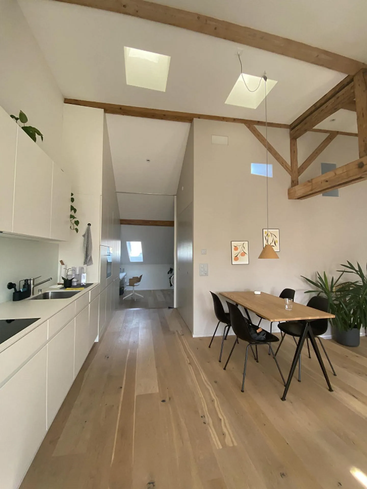 Charmante Dachwohnung mit Altbau-Charme im Herzen von Bern - Foto 4 di 9