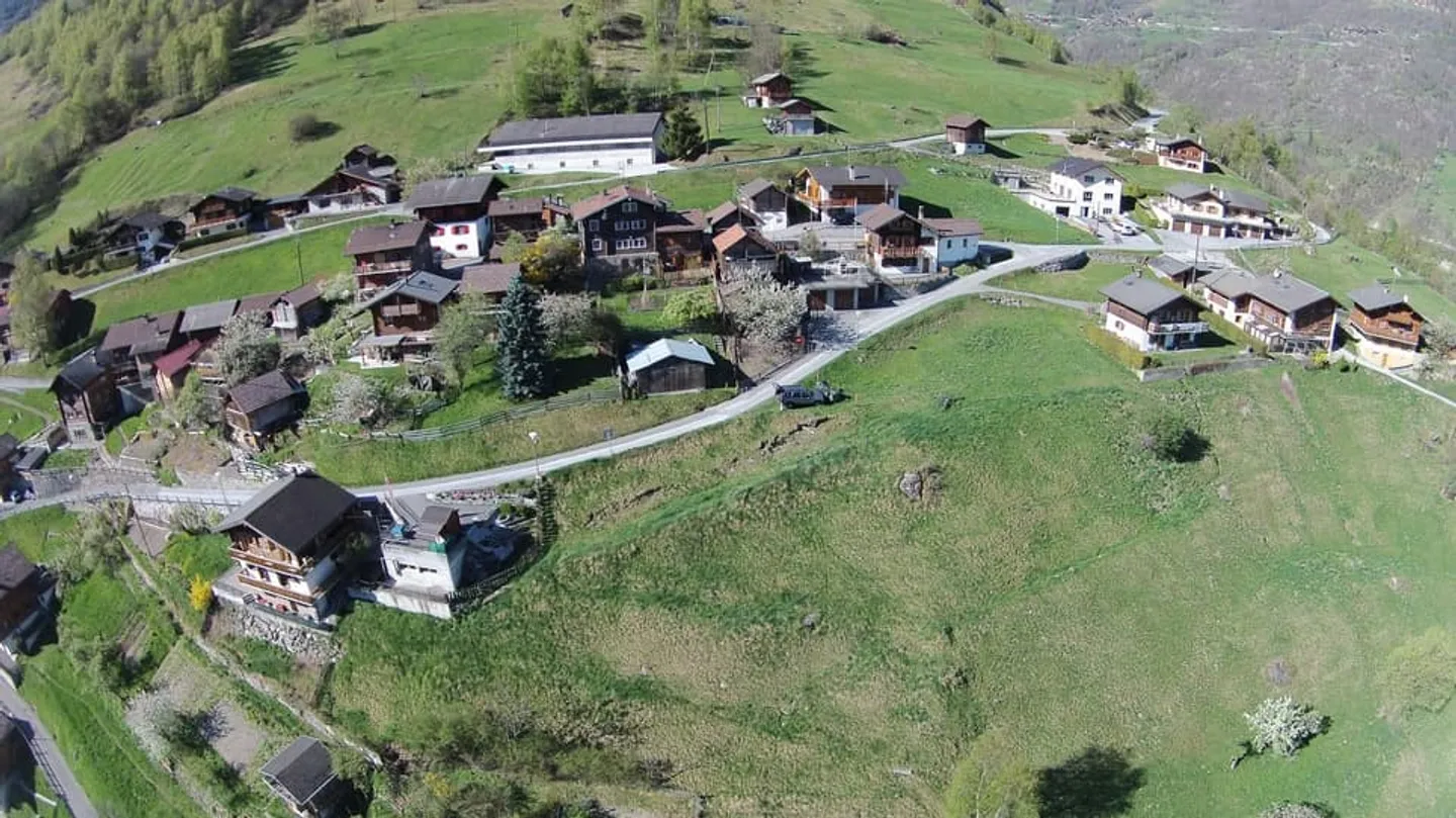 Ausstattetes Grundstück von 1047 m2 mit Blick auf die Berge und das Tal im Val d' - Foto 7 von 11