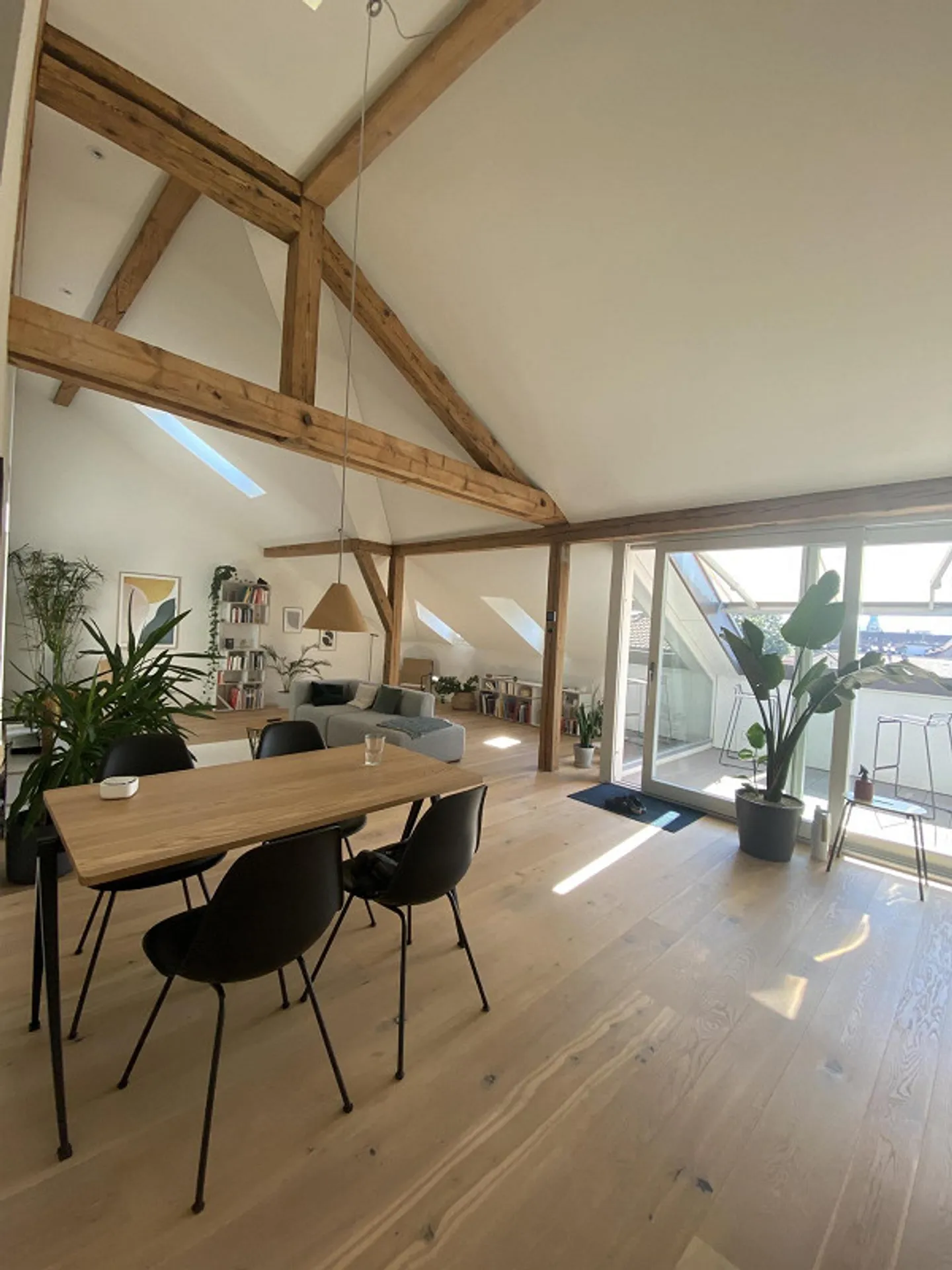 Charmante Dachwohnung mit Altbau-Charme im Herzen von Bern - Foto 5 di 9