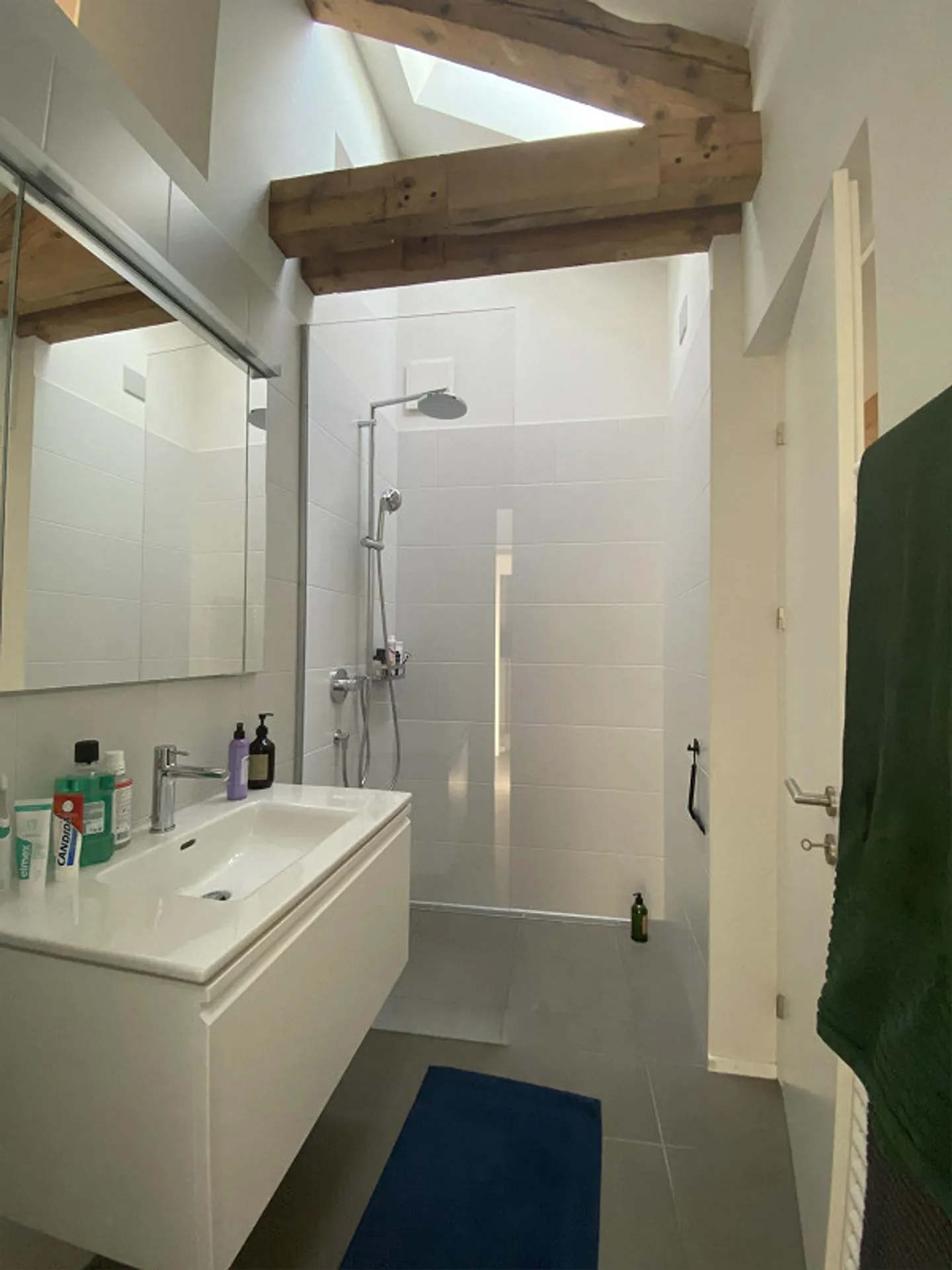 Charmante Dachwohnung mit Altbau-Charme im Herzen von Bern - Foto 8 di 9