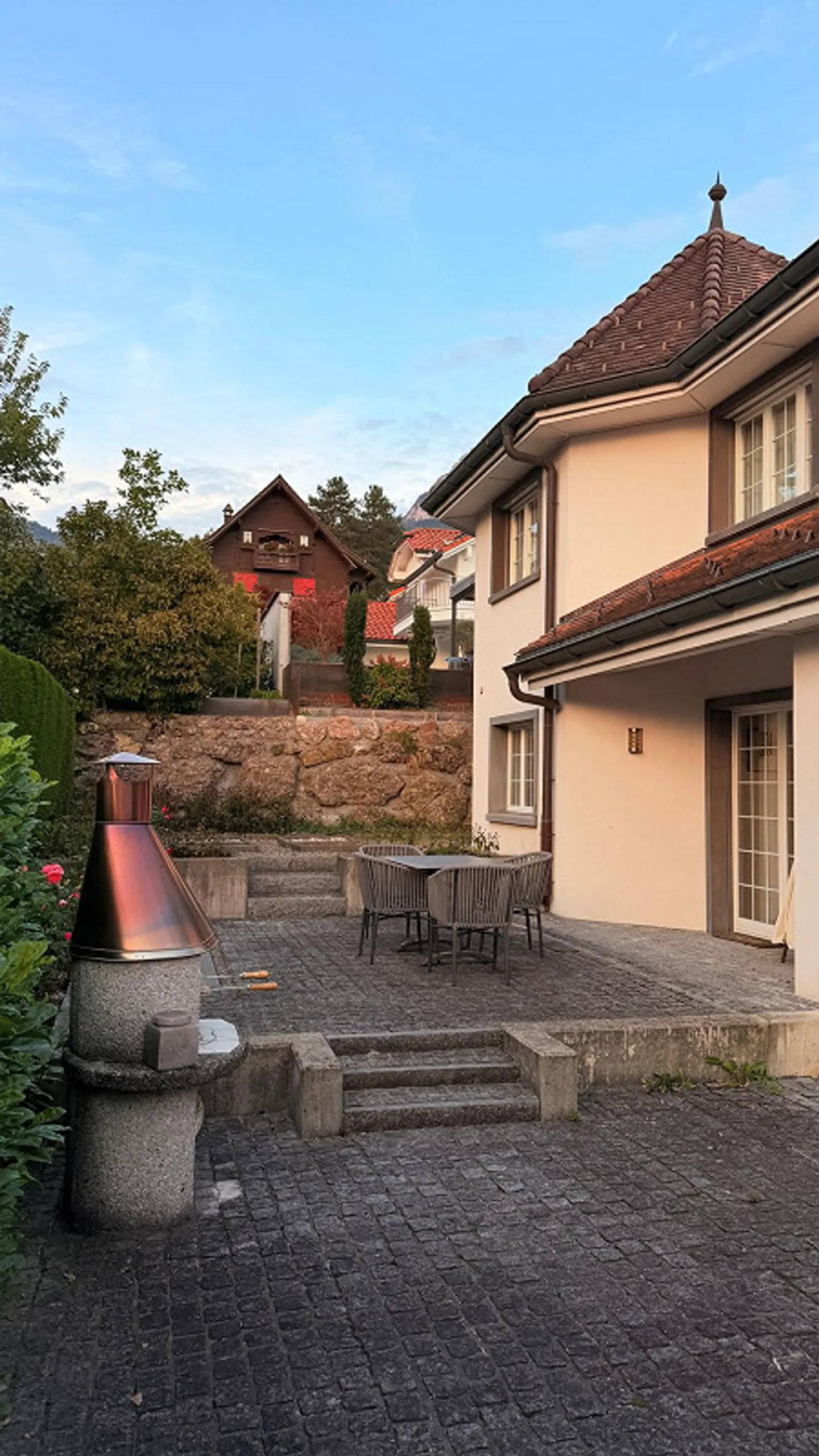 6.5-room single-family house including hobby room in the middle of Schwyz - Photo 2 of 9