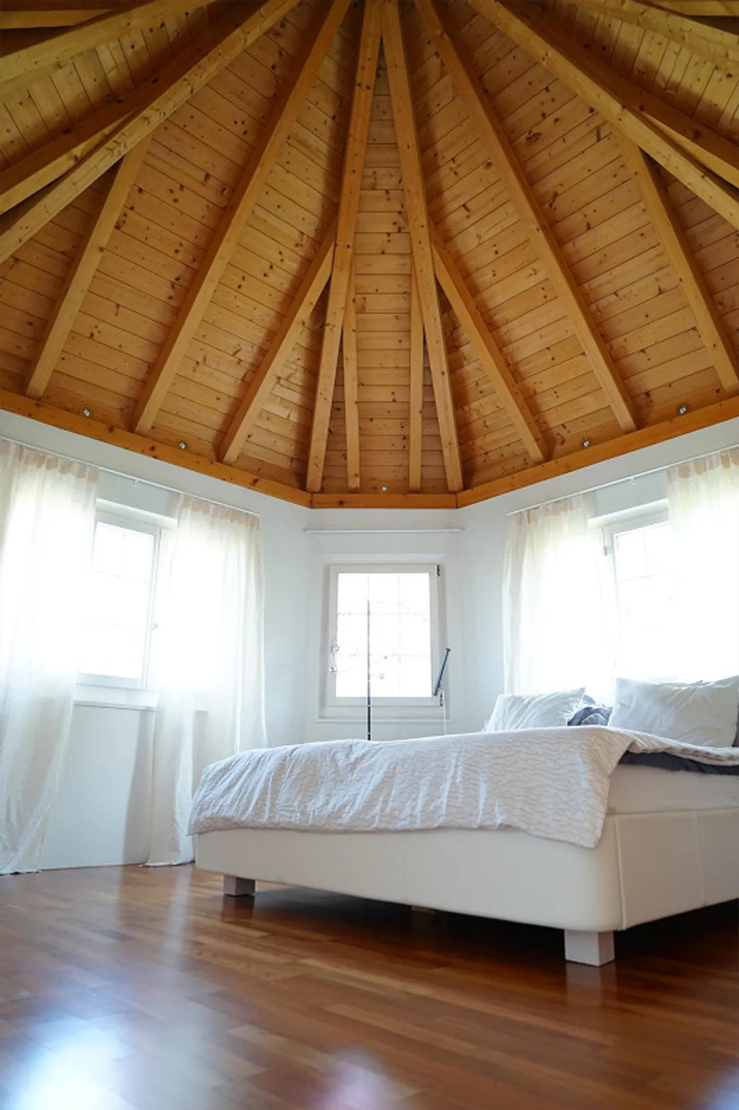 6.5-room single-family house including hobby room in the middle of Schwyz - Photo 6 of 9