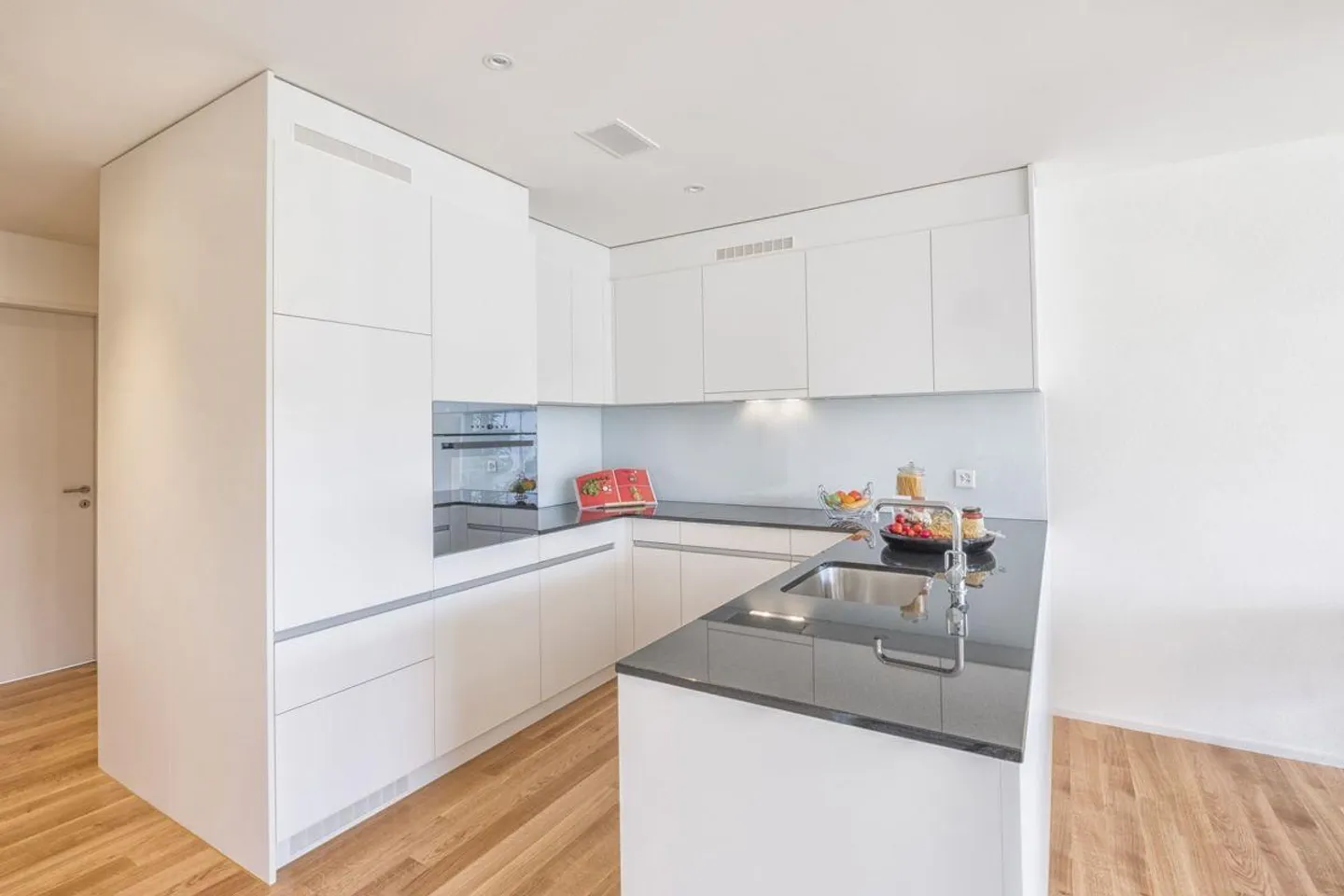 Moderne 4.5-Zimmer-Wohnung zu vermieten - Foto 2 von 10