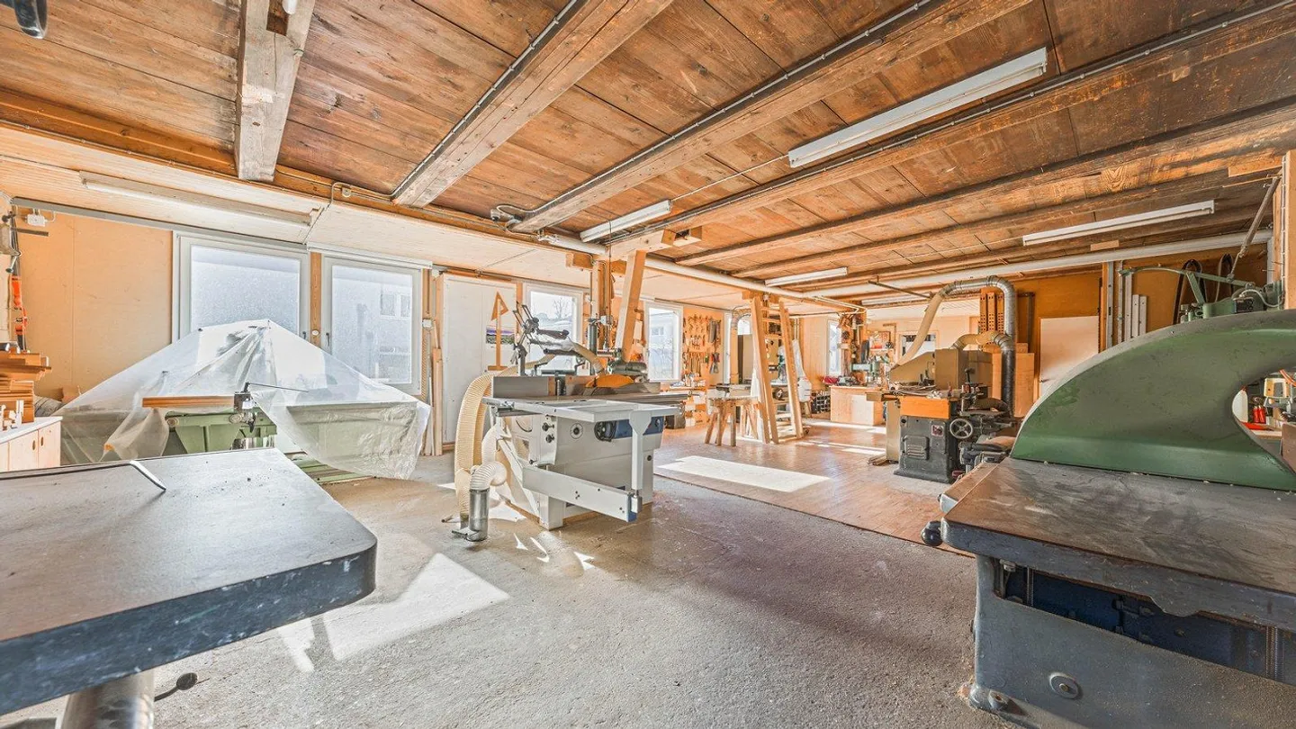 AgentSelly - House with workshop and apartment - Photo 9 of 13