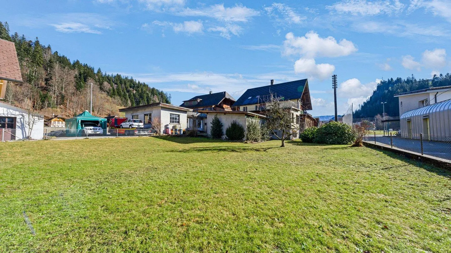 AgentSelly - House with workshop and apartment - Photo 11 of 13