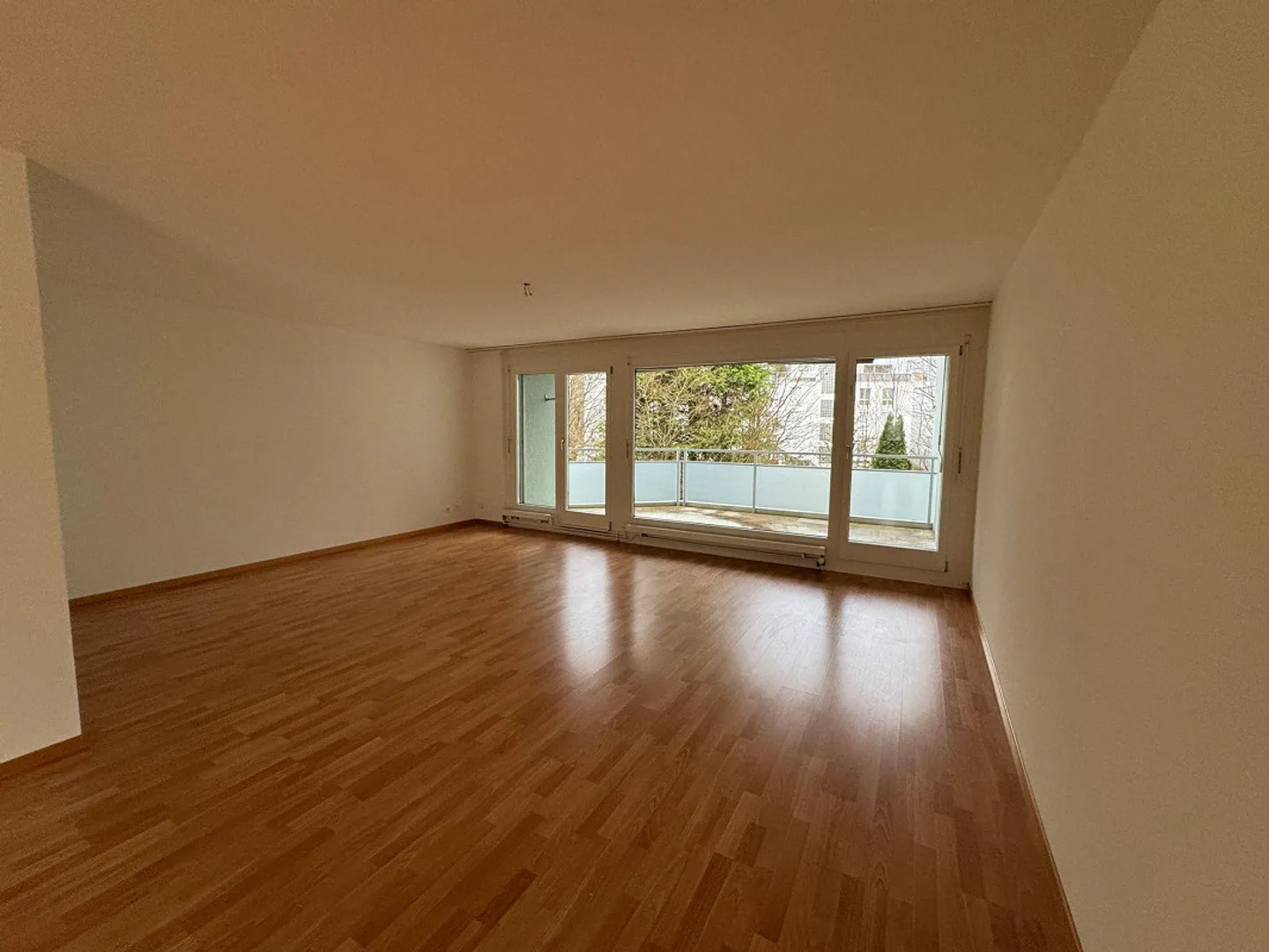 Grand appartement de 3,5 pièces dans un emplacement ensoleillé - Photo 10 sur 13