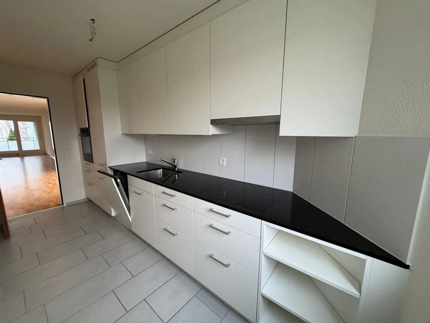 Grand appartement de 3,5 pièces dans un emplacement ensoleillé - Photo 8 sur 13