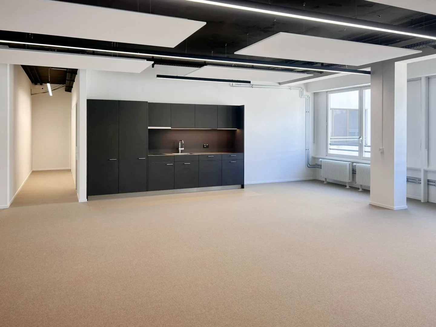 Prêt pour votre succès - Espace commercial moderne dans un emplacement de choix ! - Photo 1 sur 12