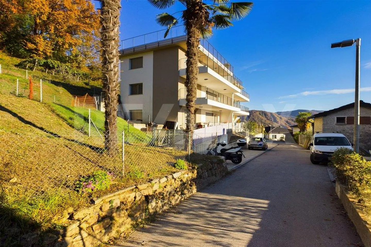 NEGGIO (PRÈS DE VERNATE) : Appartement en attique lumineux et moderne avec une belle vue et un toit-terrasse - Photo 13 sur 13