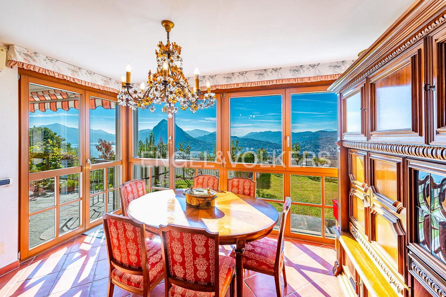 Elegance and Tranquility in Aldesago: Charm in 3.5 Rooms - Photo 1 of 13