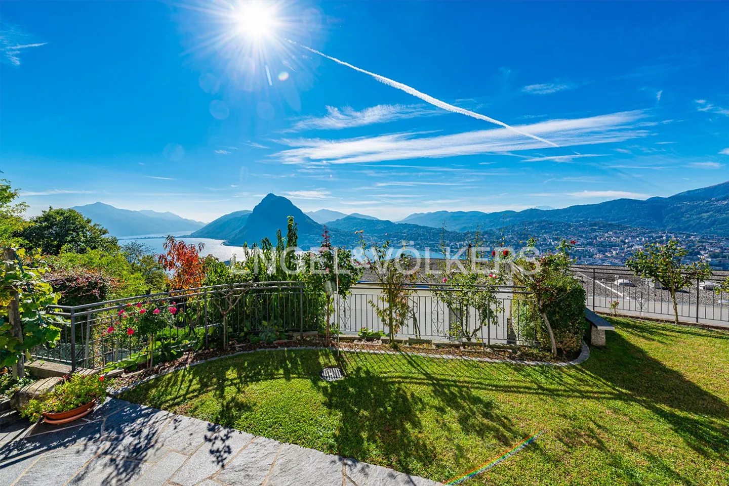 Elegance and Tranquility in Aldesago: Charm in 3.5 Rooms - Photo 3 of 13