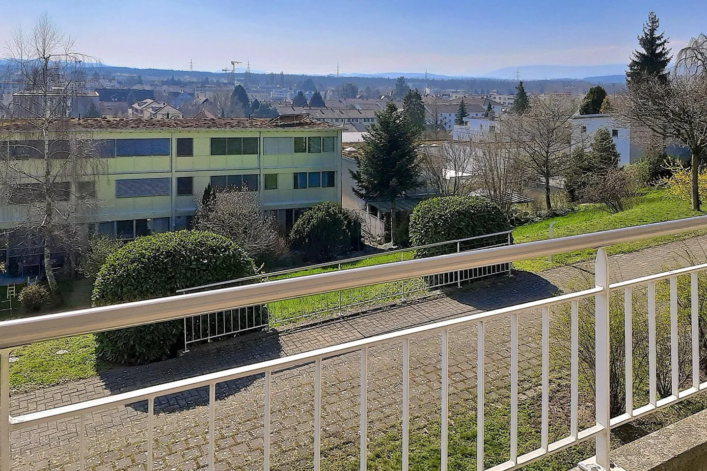 Lyss, le Alpi e il Giura in vista: grande appartamento di proprietà - Foto 4 di 17