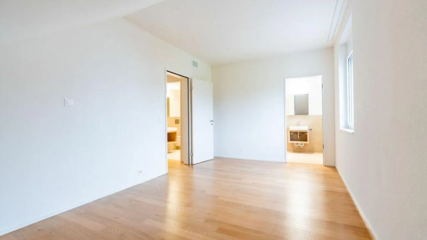 Moderne 4.5-Zimmer-Wohnung zu vermieten - Foto 9 von 10