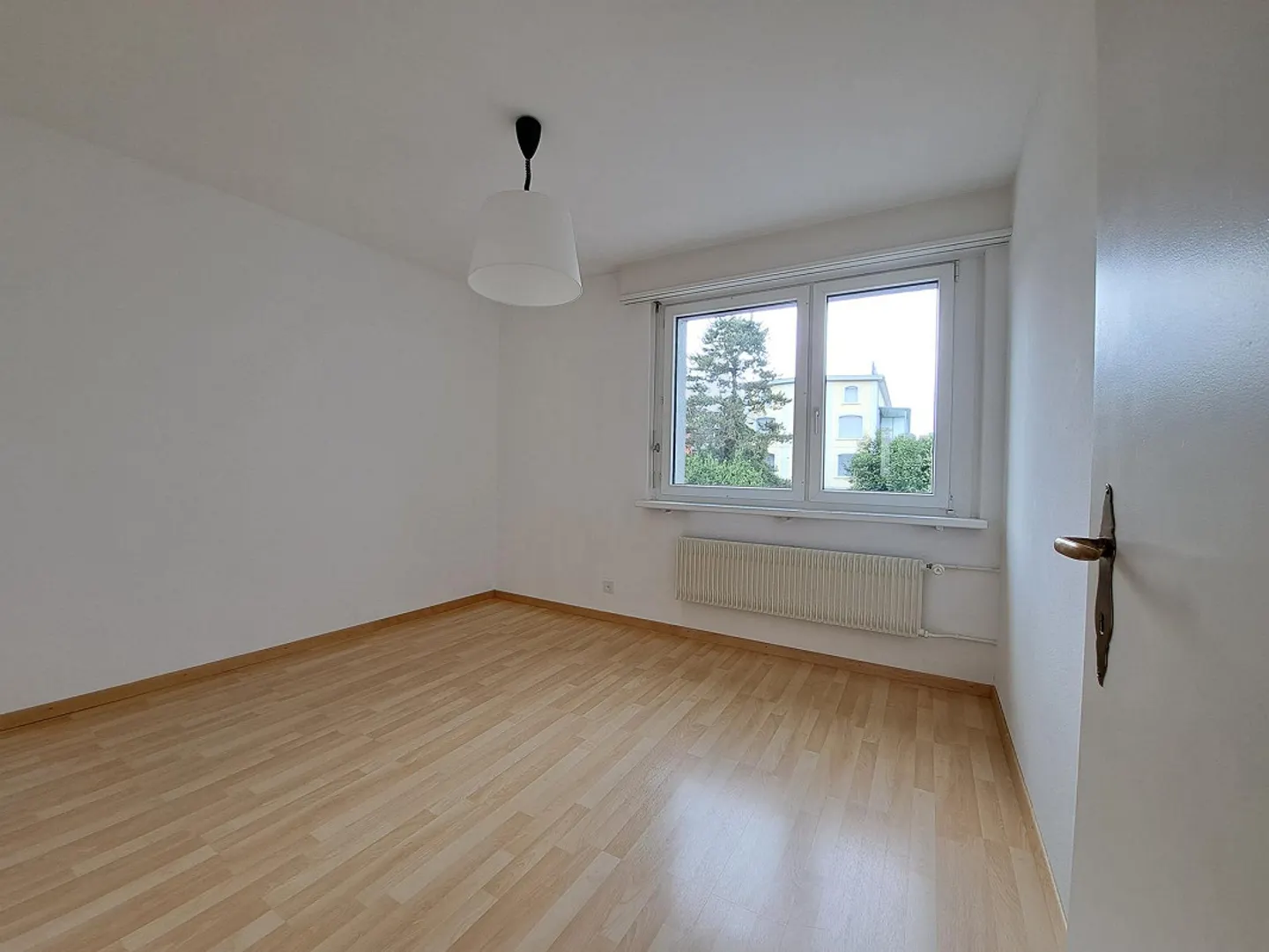 Central apartment directly at the train station - Photo 7 of 8