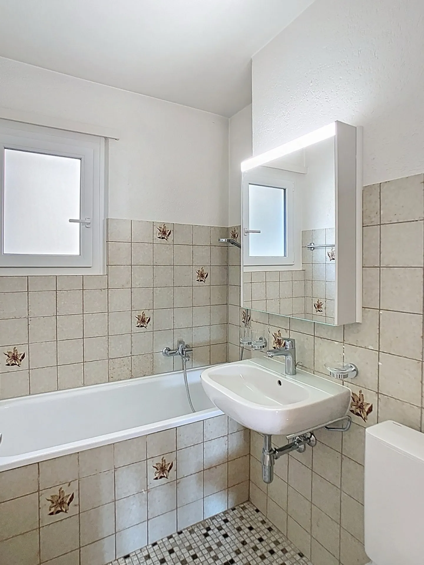 3.5 Room Apartment - Photo 9 of 10