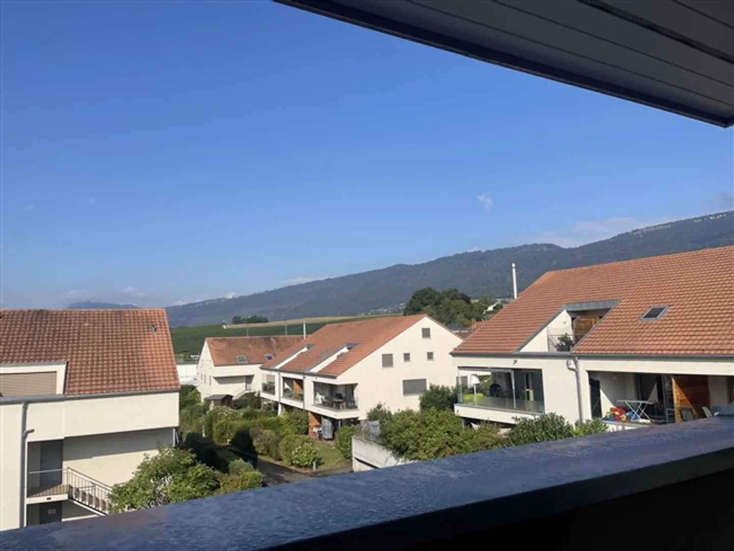 Modernes 3,5-Zimmer-Apartment mit Balkon - Foto 3 von 13